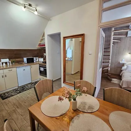 Zoli -nori Koelcsey 32 Apartmán Hajdúszoboszló