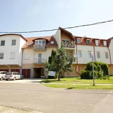 Zoli -nóri Kölcsey 32 Apartman