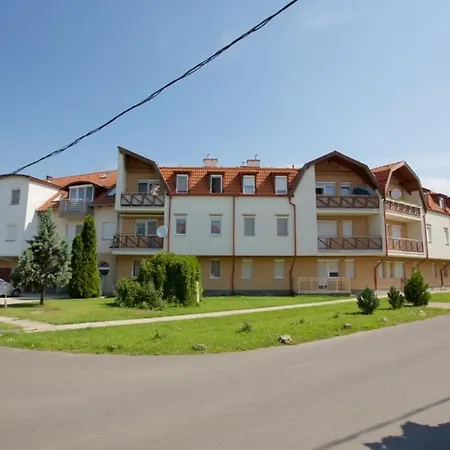 Apartman Zoli -nóri Kölcsey 32 *