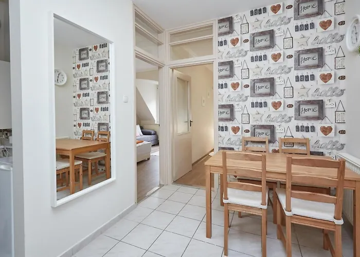 Zoli -nori Koelcsey 32 Apartament *