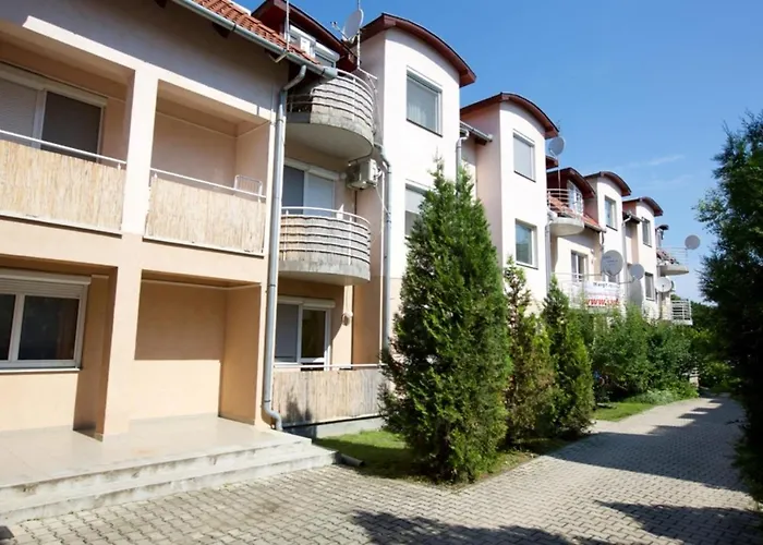Zoli -nori Koelcsey 32 Apartament *